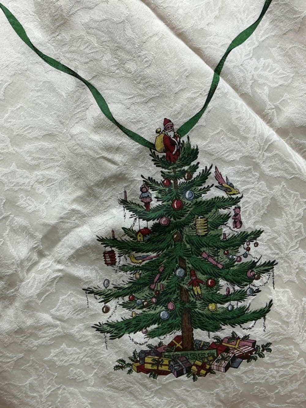 Spode Christmas Tree Tablecloth and 4 Table Napkins